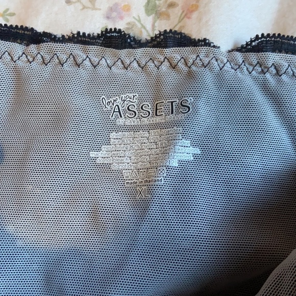 Assets black lace cami size XL never worn good condition - Picture 3 of 6